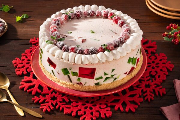 Pastel navideño de queso y gelatina